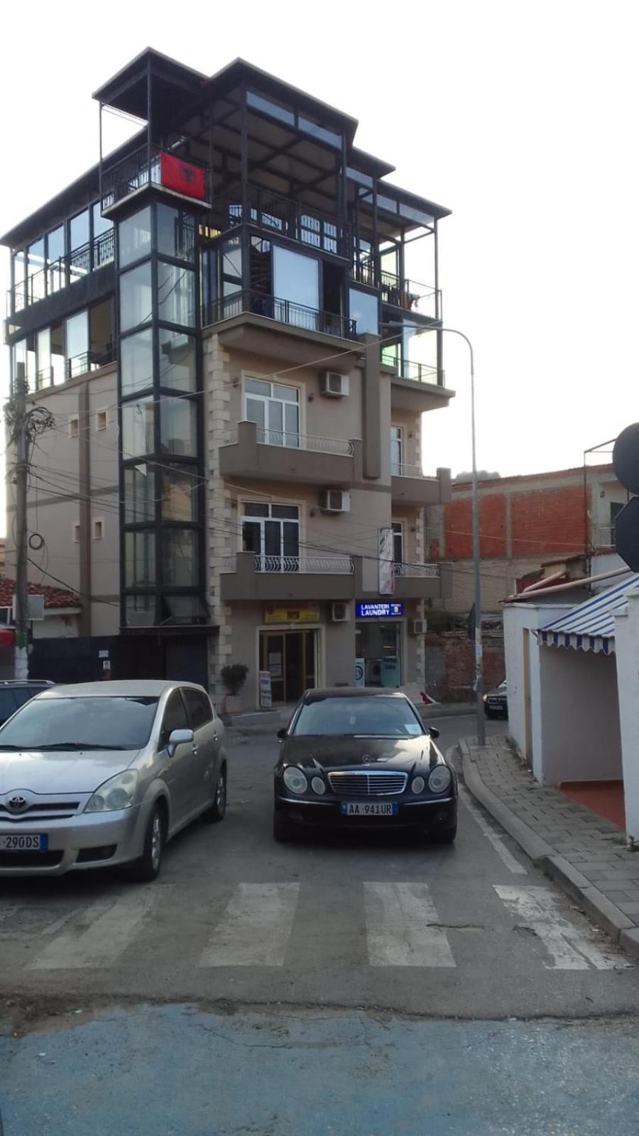 意大利酒店 地拉那 外观 照片
